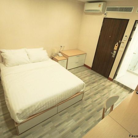 Favori Hostel Bangkok Surawong Ngoại thất bức ảnh